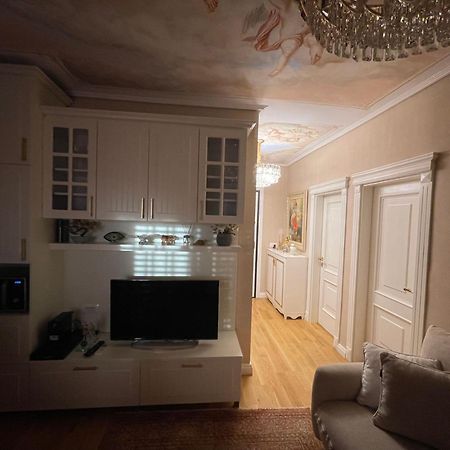 Deoni Apartment Luxury ティラナ エクステリア 写真