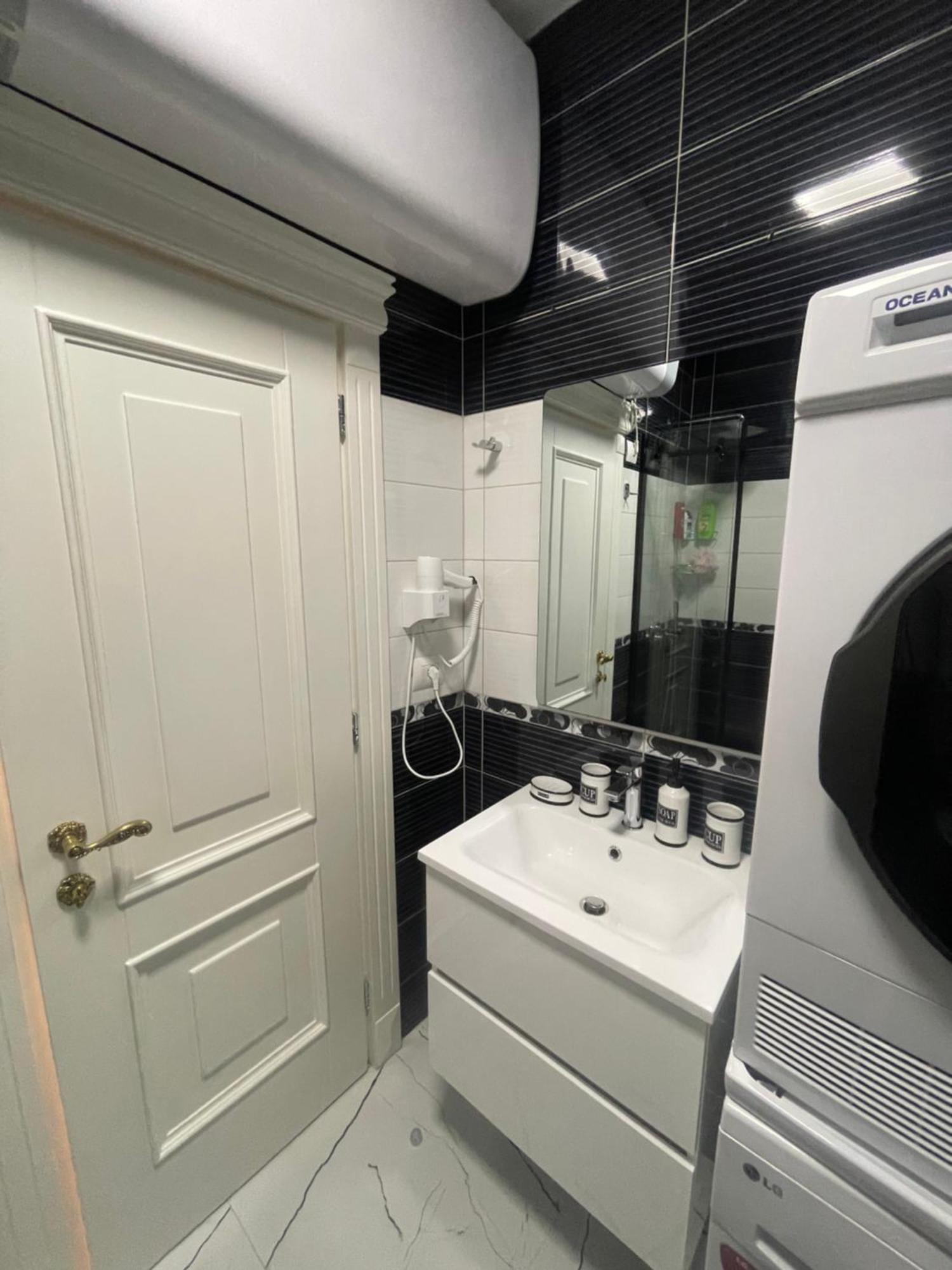 Deoni Apartment Luxury ティラナ エクステリア 写真
