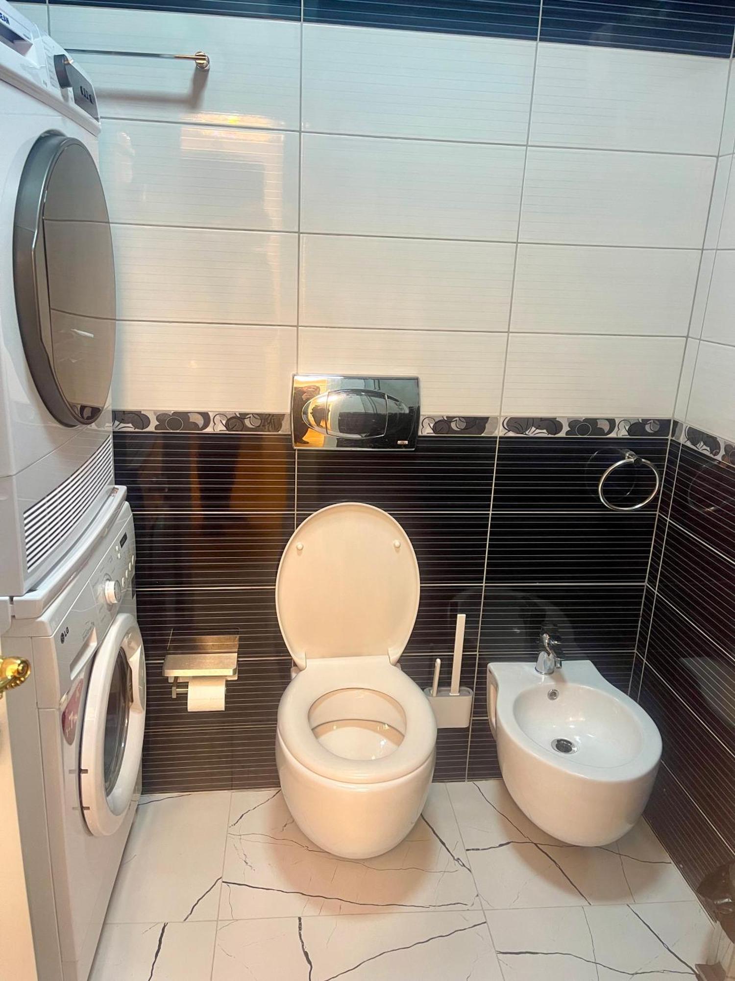 Deoni Apartment Luxury ティラナ エクステリア 写真